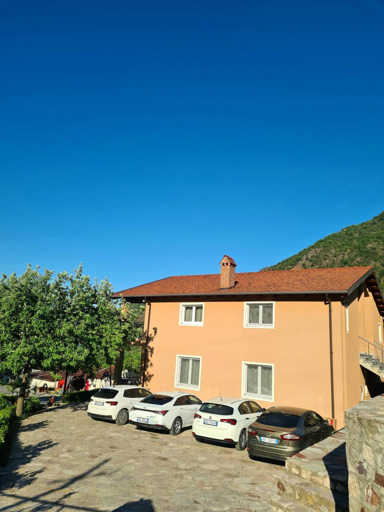 Koman_Lakeview_Apartments Shkodër Buitenkant foto